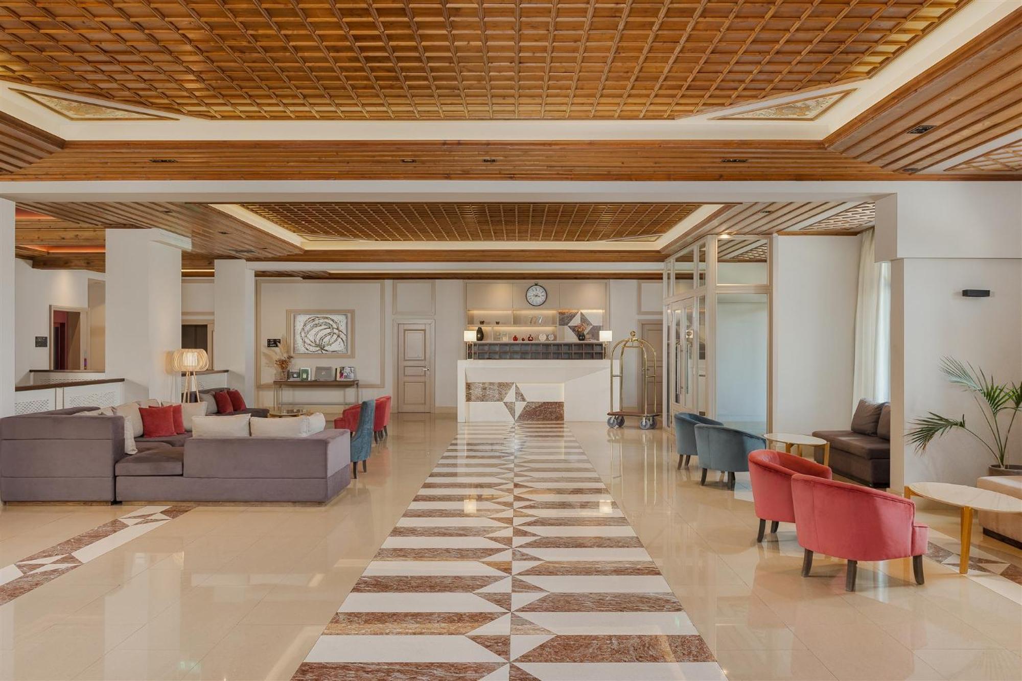 The Lake Hotel Ioánina Exterior foto Lobby